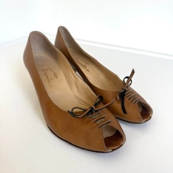 Zelda Evins Peep Toe Heels Tan Leather Bow Kitten Heel Vintage Italy 7.5 Narrow - Picture 1 of 7